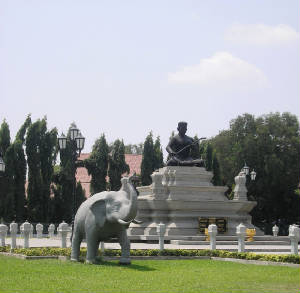 monument3.jpg